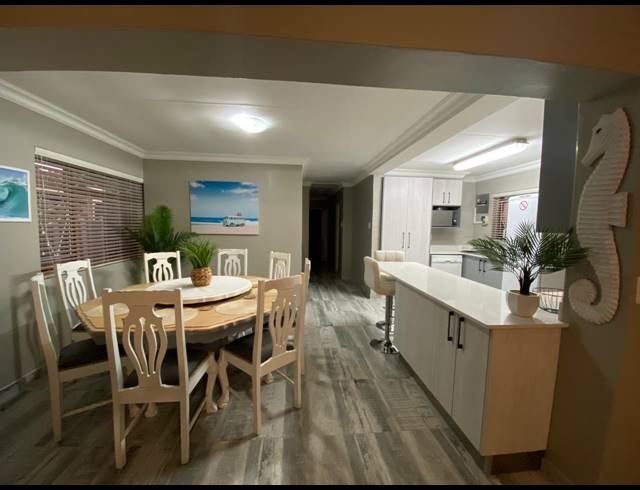 7 BEDROOM HOUSE FOR SALE IN HARTENBOS CENTRAL
